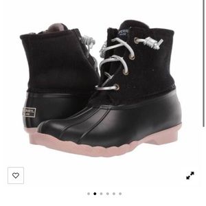 Sperry BRAND NEW ⚡️Women’s Saltwater cord black & pink duck/ rain boots size 7.5